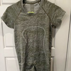 Lulu lemon swiftly tech short sleeve